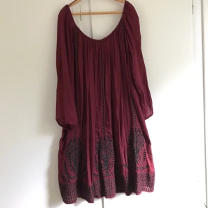  - Klänning/tunika från Zara. Aldrig använd.