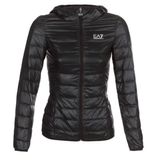 Armani Ea7 Dunjacka Xs - Köpt men aldrig använd, helt ny. Den har en luva också. Säljer för 1000kr men vid snabb pris kan gå ner. 