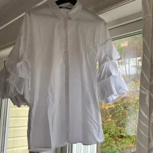 Oanvänd skjorta - Zara skjorta aldrig använd