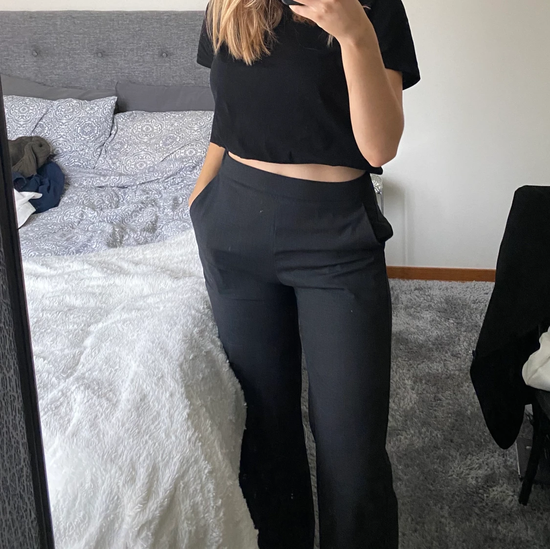 Svarta utsvängda kostymbyxor storlek 36 - 90
