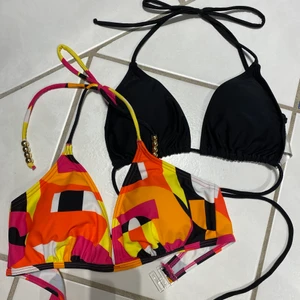 Bikini topp - Två super fina olika bikini toppar som inte kommer till användning🧡 båda har storlek M men passar mer S eventuellt XS också🧡 (DEN SVARTA ÄR SOLD)