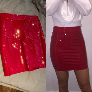 Oh polly pvc kjol! - Kjol i röd pvc i storlek 36 från ohpolly! Kan skickas för fraktkostnad eller mötas upp i Kungsbacka!