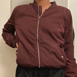 Röd bomber - Från primark