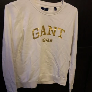 Vit gant tröja  - Äkta sparsamt använd gant tröja i tjockare material 