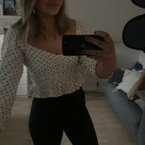 Super fin blus  - Super fin blus från bikbok 🥰 50kr + frakt 