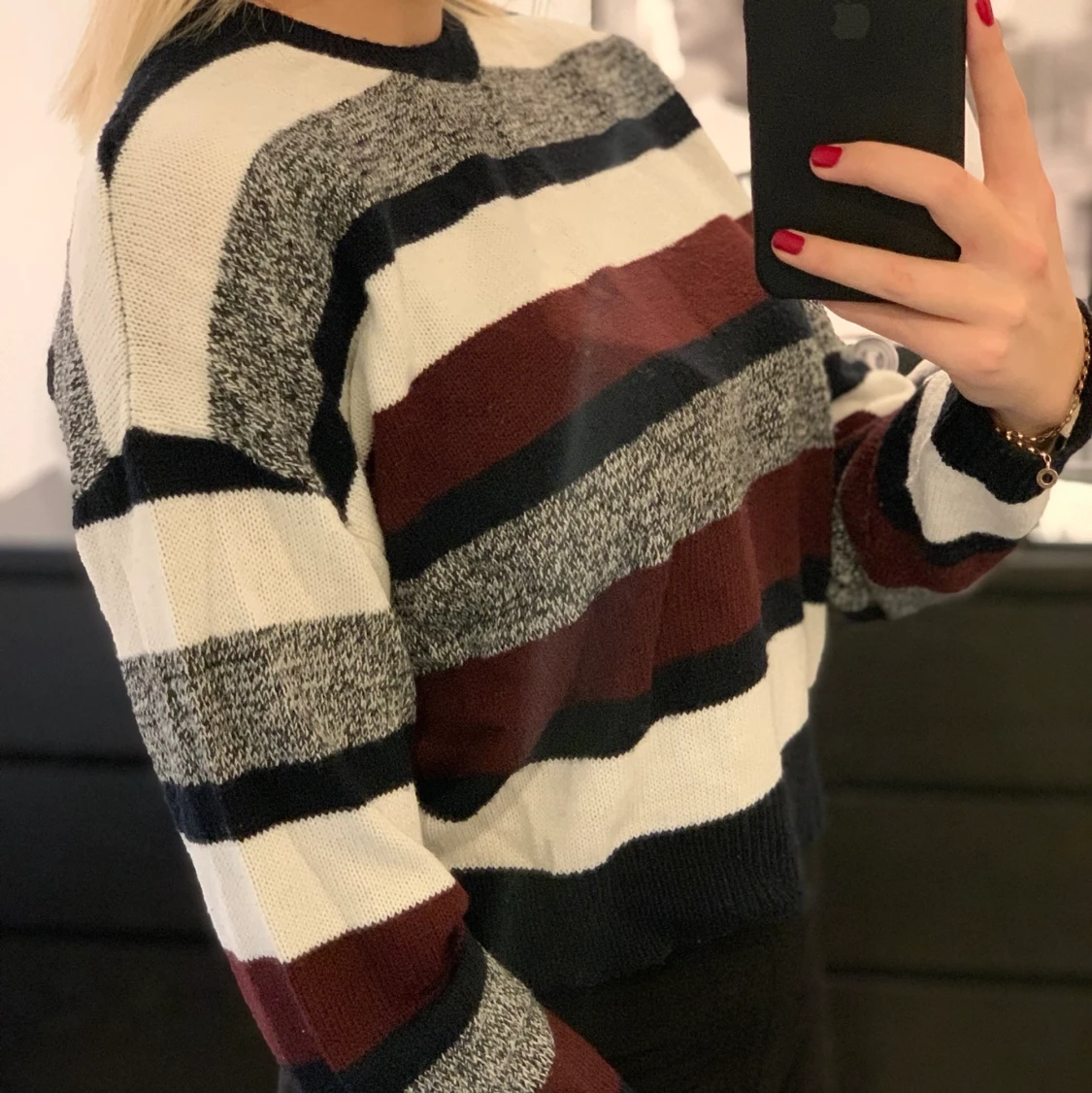 Stickad tröja strl S - 90