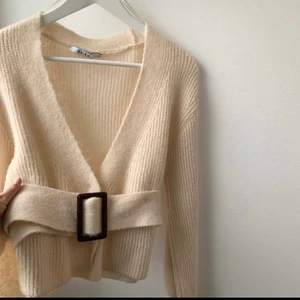 Stickad tröja - Tröja från nakd i storlek xs men är som en s, bra skick.