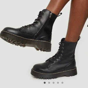 HELT NYA kängor - Oanvända, skitsnygga kängor köpta för 699, säljer för 500kr inkl frakt