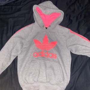 Adidas tjocktröja - Använd men jättefin