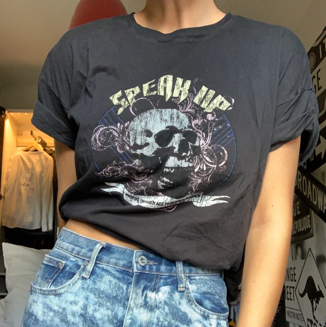 Svart t-shirt med tryck  - 91