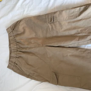 Fina carborgbyxor  - Oanvända har prislappen på fortfarande. 