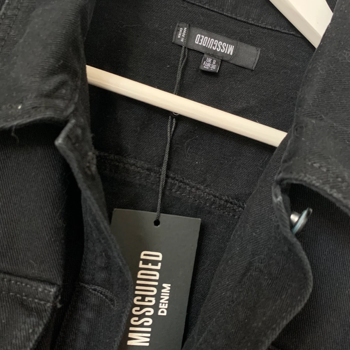 Cropped svart jeansjacka  - 91