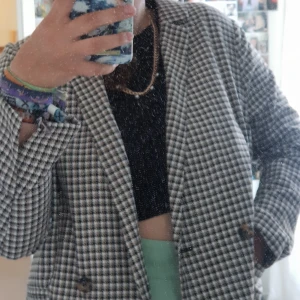 Kavaj - Rutig snygg oversized kavaj aldrig använd, med fickor 