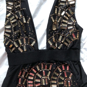 Baddräkt med stenar - Superfin baddräkt med coola stenar som sitter väldigt fint💘 50kr+frakt