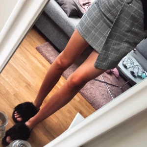 Kjol - Superfin kjol i storlek 34.