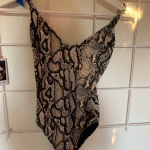 Baddräkt fr Gina - Snygg baddräkt endast använd fåtal ggr, tvättad 