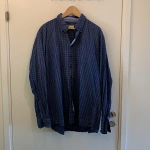 Dressmann Skjorta - Dressmann Skjorta, blå rutig med tuna röda streck 