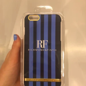 Skal IPhone 6 Plus - Richmond & Finch - Helt oanvänt och oöppnat skal från Richmond & Finch. Passar 6 Plus. 