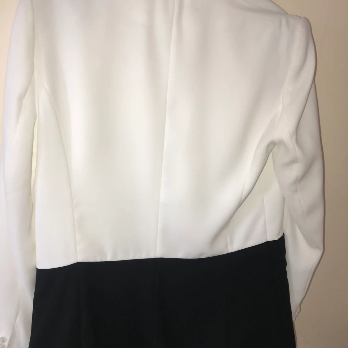 Svartvit kavaj  - 91