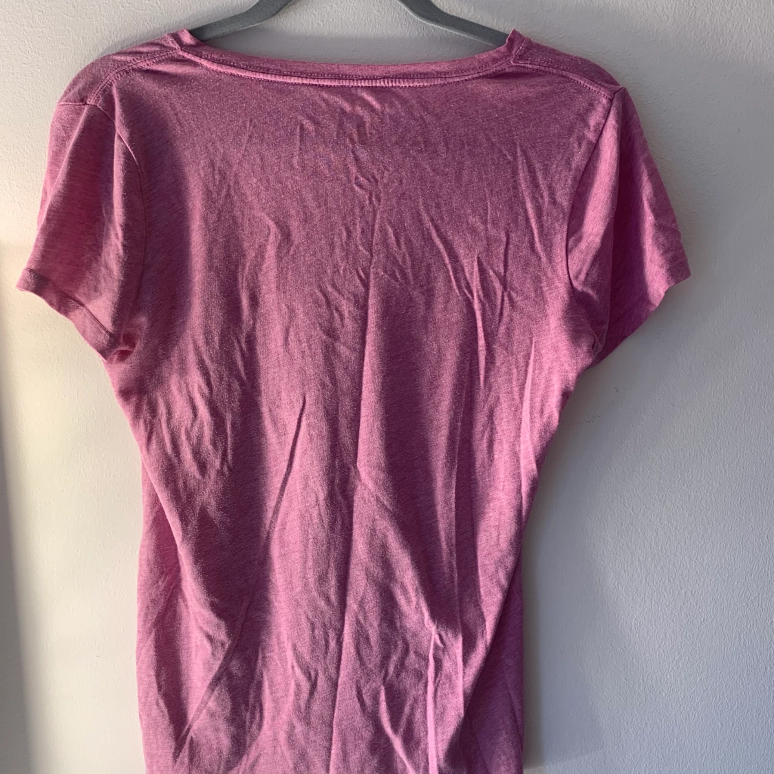 En lila gap t-shirt strl S - 90