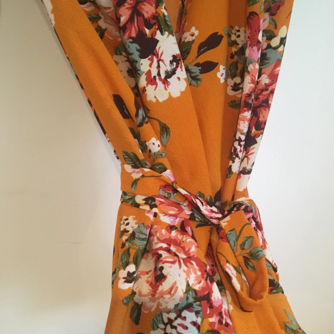 Blommig somrig klänning  - 90