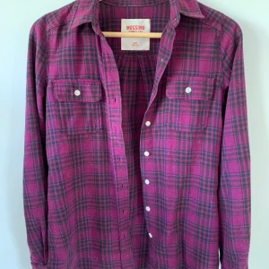 Flanellskjorta i storlek XS - Mjuk och härlig flanell som tyvärr inte passar längre. 