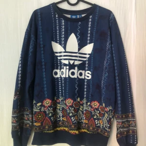 Adidas tröja - Fint skick, stl: S, lite oversize