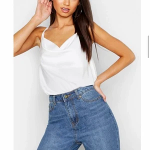 Vitt linne från boohoo - Aldrig använt linne i storlek 38. Tunnt material. 