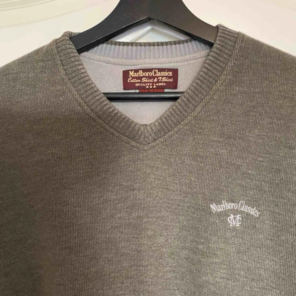 Fin vintage tröja från marlbro Classic, köparen står för frakt💕. Stickat.