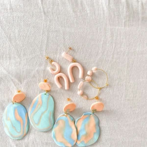 Örhängen - Somriga statement örhängen i pastellfärger! 