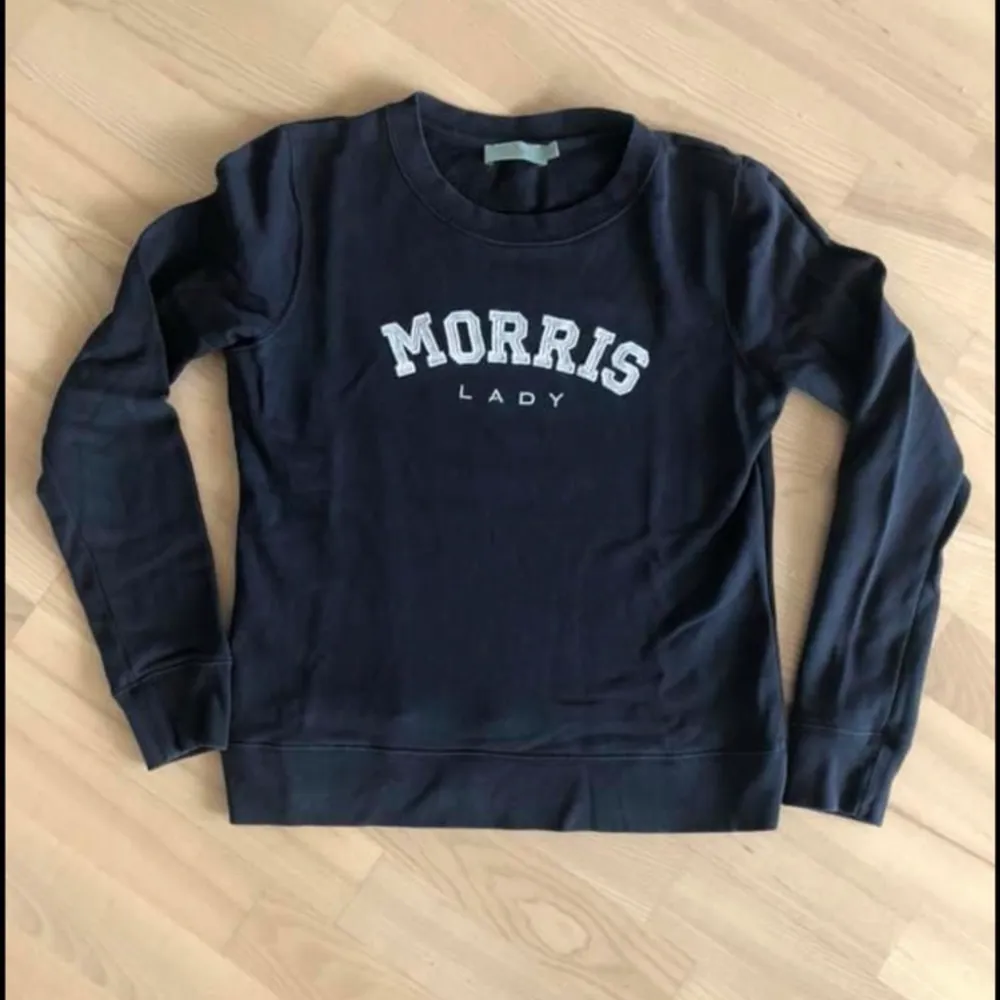 säljer min sweatshirt från Morris. Väldigt sparsamt använd. Storlek XS. Tröjor & Koftor.