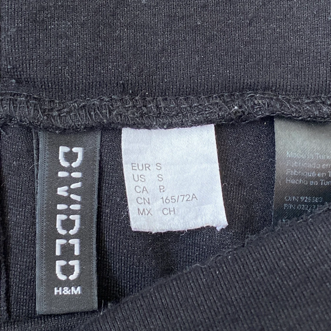 Basic svart kjol - 90