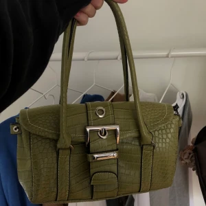 Grön vintige väska - Köpt secondhand i bra skick