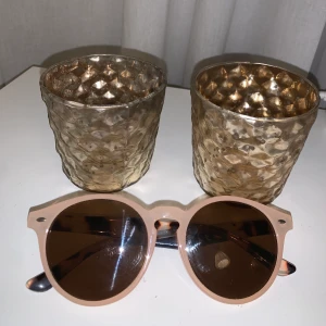 Solglasögon! - Solglasögon i fin färg!