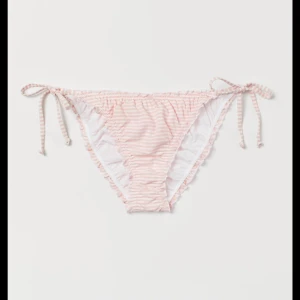 Bikini trosor från hm stl 36 - Bikini trosor från hem stl 36, aldrig använda, helt nya. Säljer för 60 fri frakt💕💋