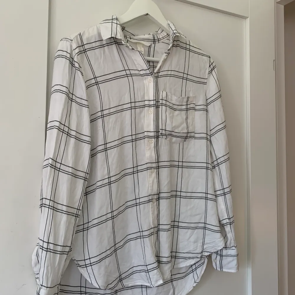 Asball skjorta/blus från H&M. Skjortor.