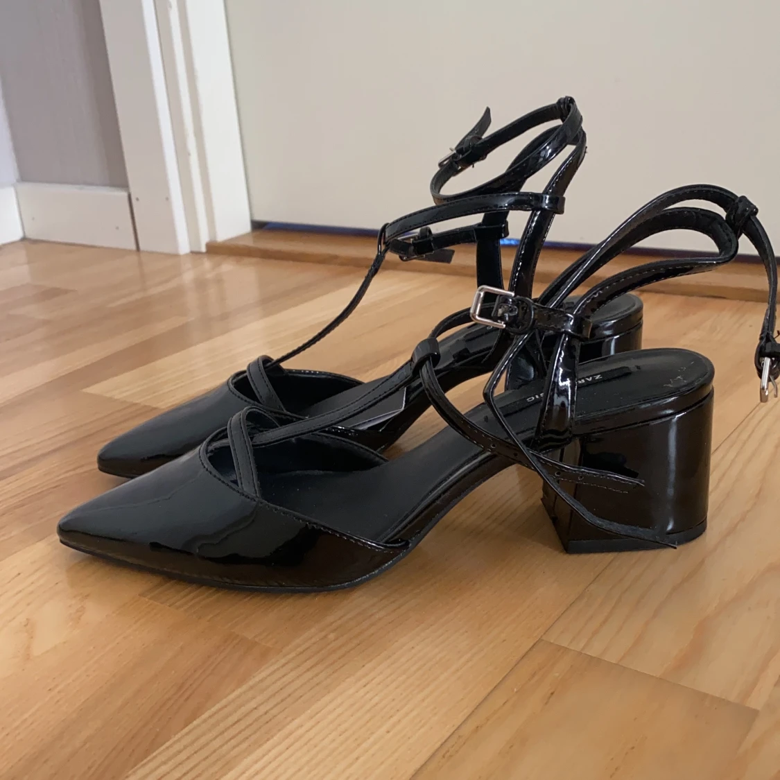 Helt nya klackar ZARA  - 90