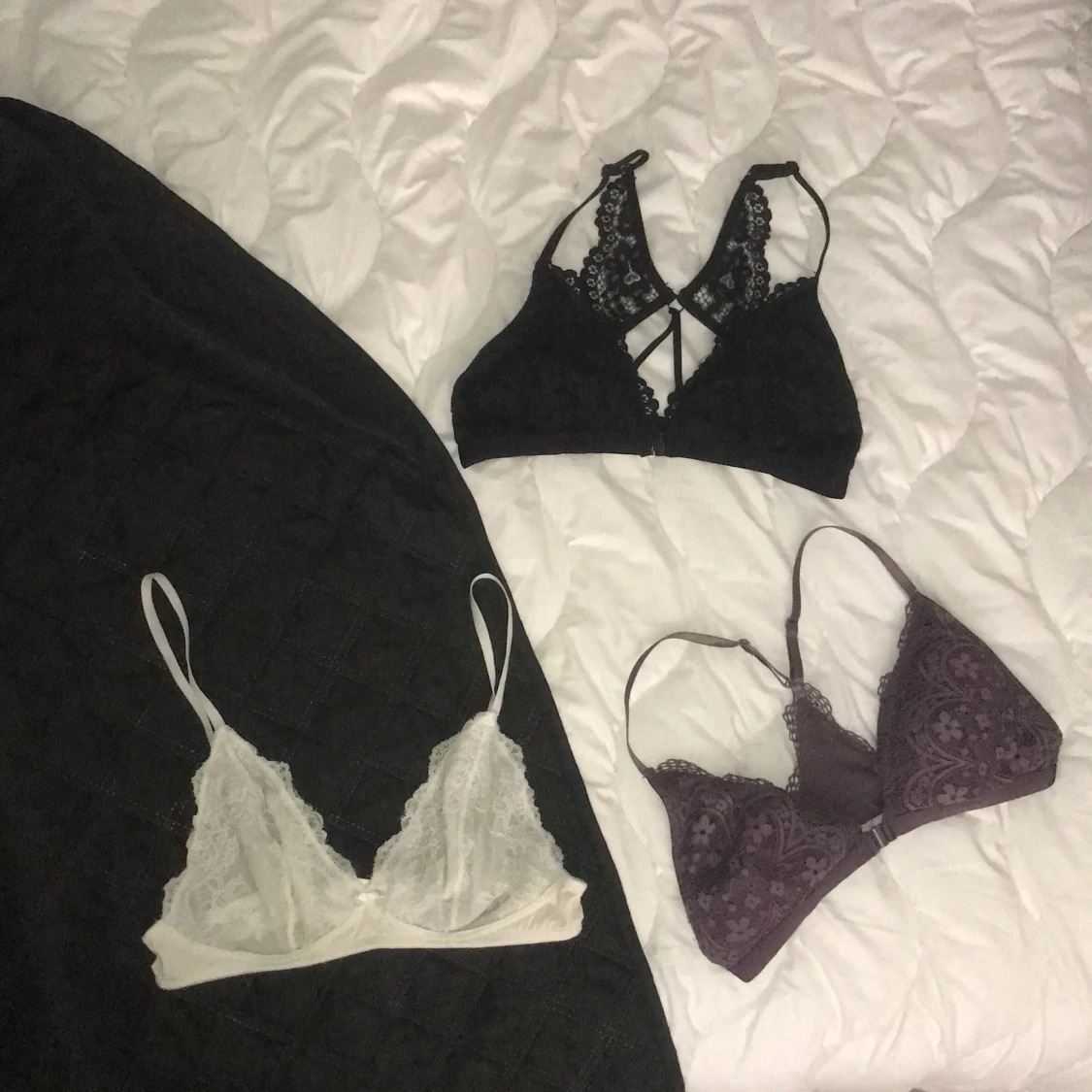 SPETS-BRALETTES I FLERA FÄRGER