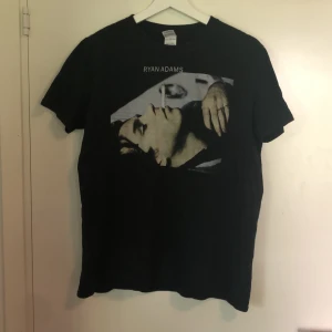 Ryan Adams T-shirt  - Bra skick, rätt så oanvänd!