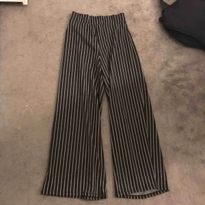  - Fina byxor kommer inte till användning så därför säljer jag dom. Använd Max 5 gånger. 