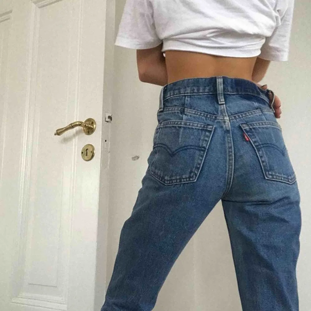 As snygga Levis jeans som är special gjorda. Budning i kommentarerna . Jeans & Byxor.
