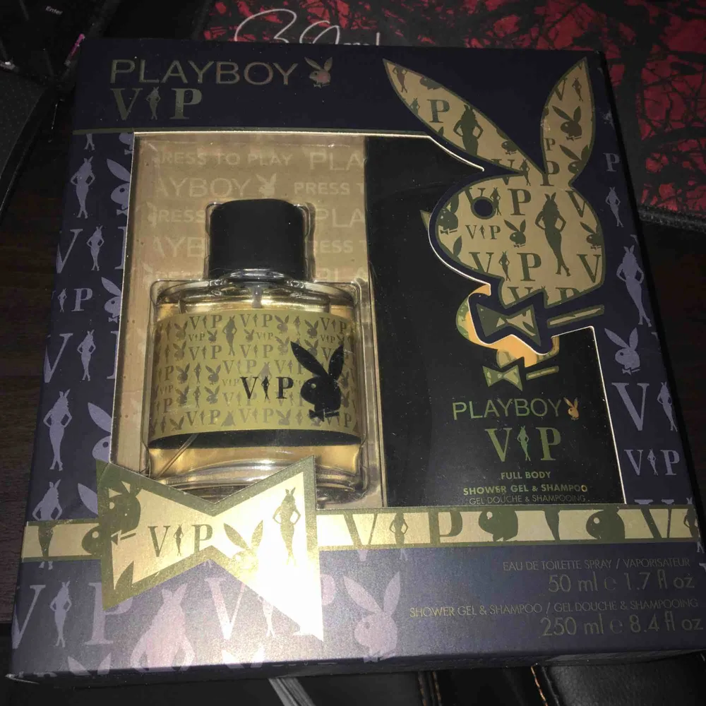 Playboy parfym och shower gel, öppnad men inte använd. Köparen står för frakt!. Övrigt.