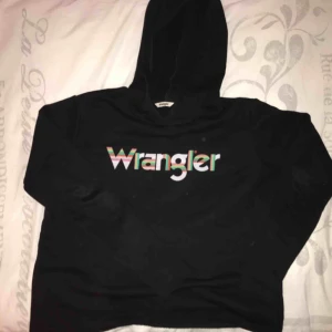 Hoodie Wrangler - Använd några gånger, ej köpt second hand, passar även M