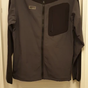  - Softshelljacka 