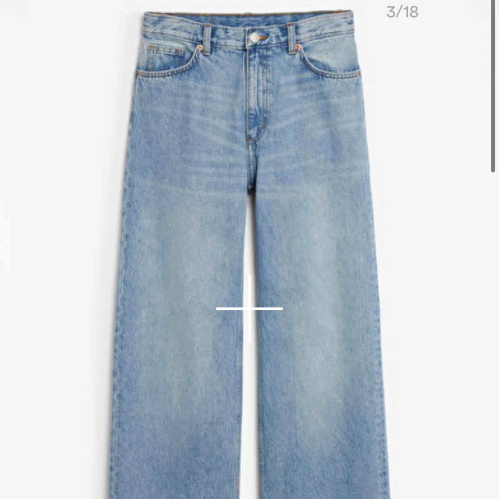 Säljer mina skit snygga monki jeans i modellen ” YOKO” som nya! Använda Max 5 gr! Frakt tillkommer🥰. Jeans & Byxor.