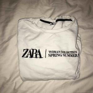  - fin sweatshirt från zara!! i storlek M, men passar mig som har S:)