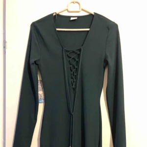  - Klänning från Gina Tricot, passar för Stl S-M.
