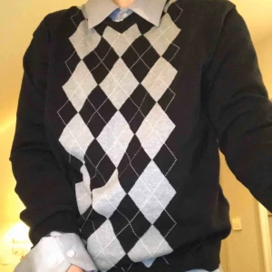  - Jätte coola tröjan, använt många gånger men i bra skick 