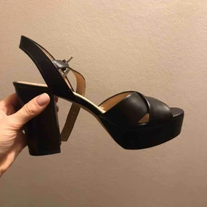 New Michael Kors leather sandals - Michael Kors black leather sandals on platform. Completely new and selling because of the size. No negotiation, I already set down the price.