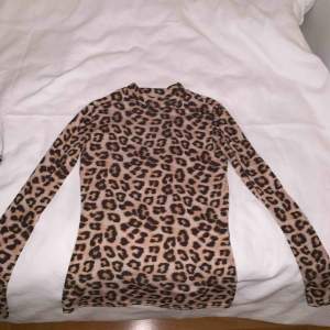 Leopard tröja från Nelly trend, väldigt populär och fin
